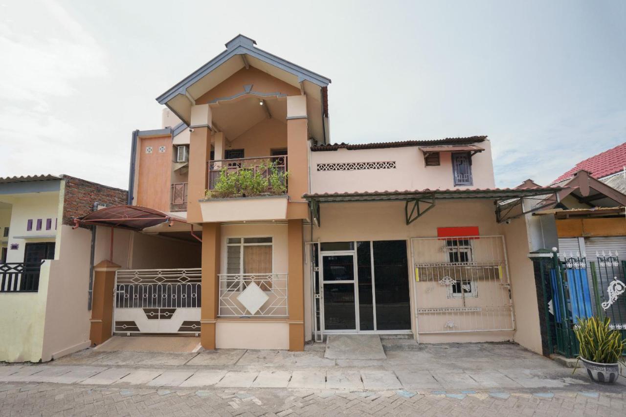 Oyo 2656 Az Zahra Residence Syariah Surabaya Exterior foto