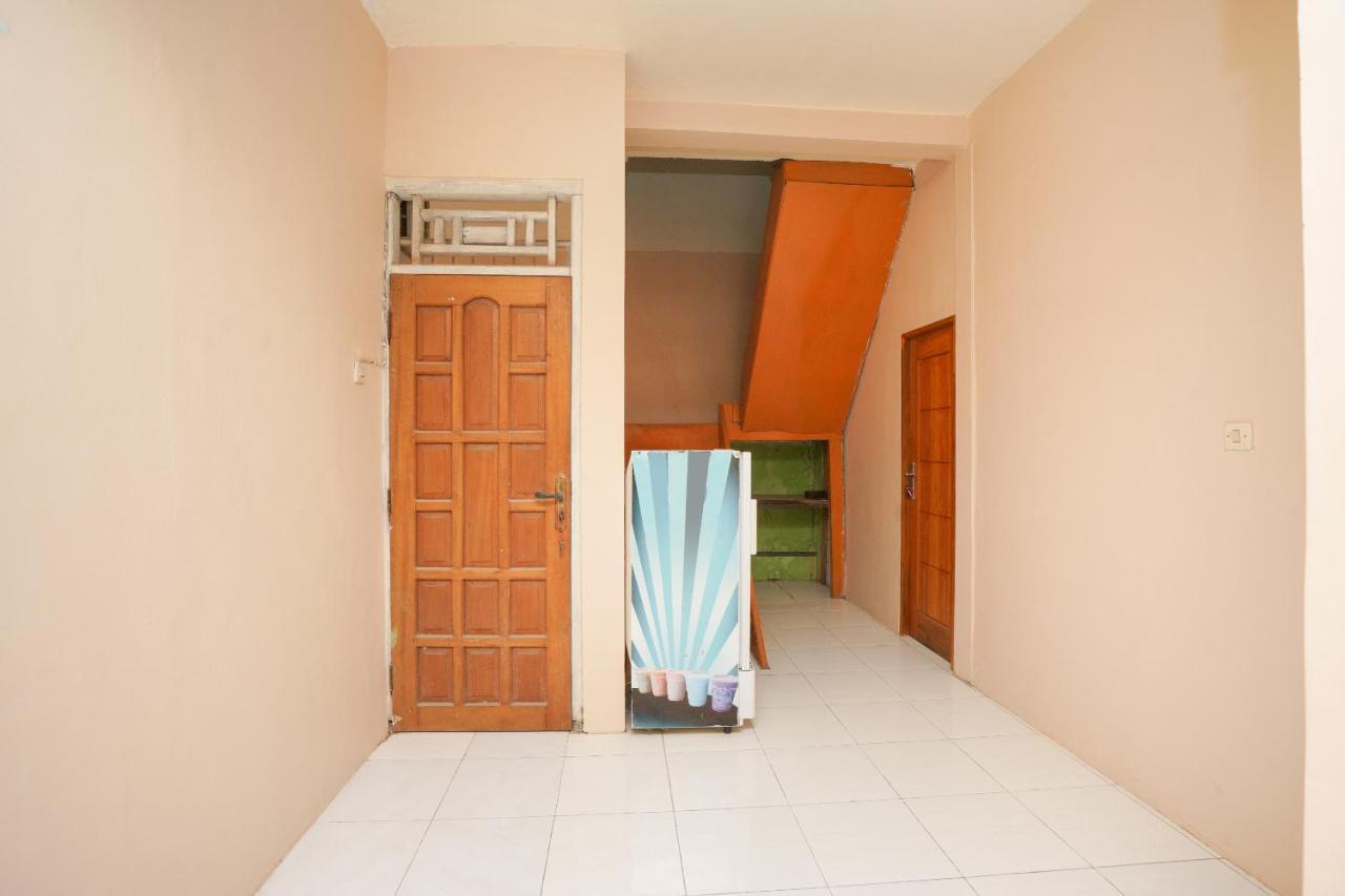 Oyo 2656 Az Zahra Residence Syariah Surabaya Exterior foto